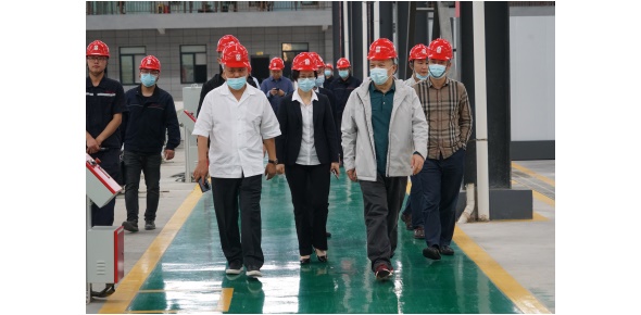 2022-5-10黃學工等省工信廳總工程師、一級巡視員市工信局姚曉麗局長等領導視察萬眾集團